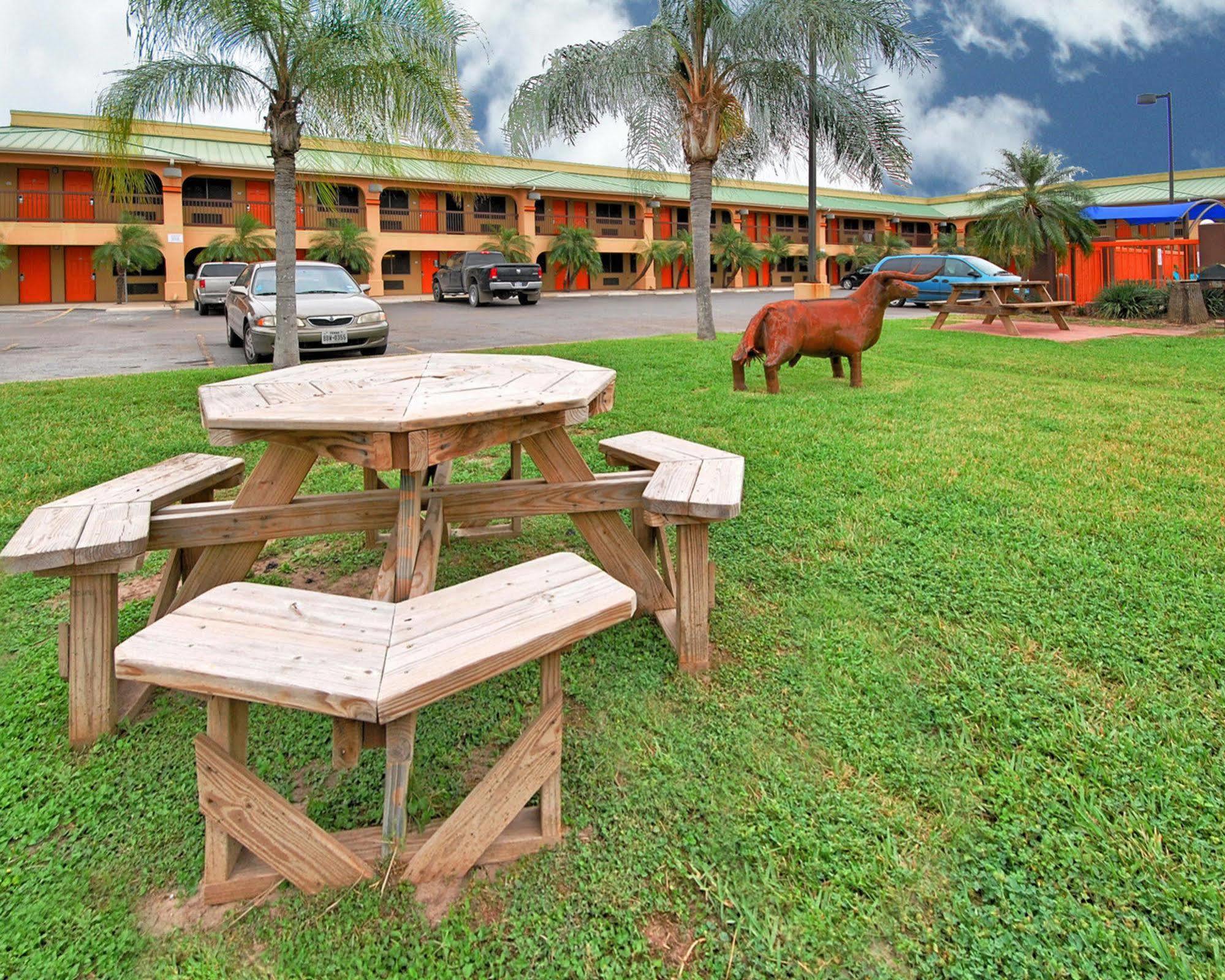 Texas Inn Harlingen Exteriér fotografie
